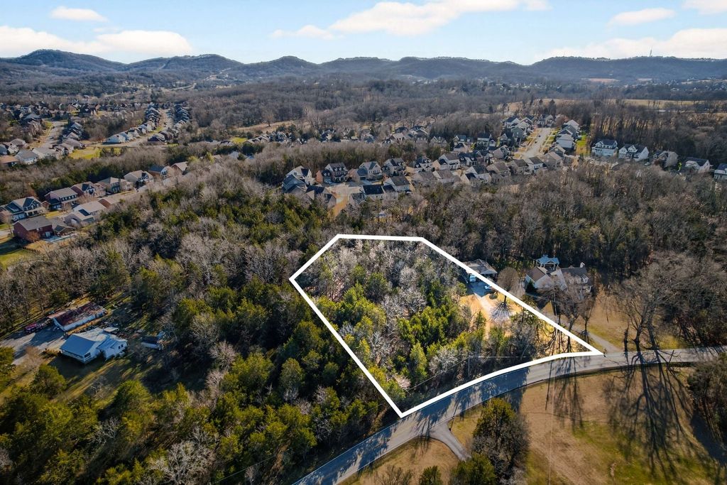 9877 Sam Donald Rd, Nolensville