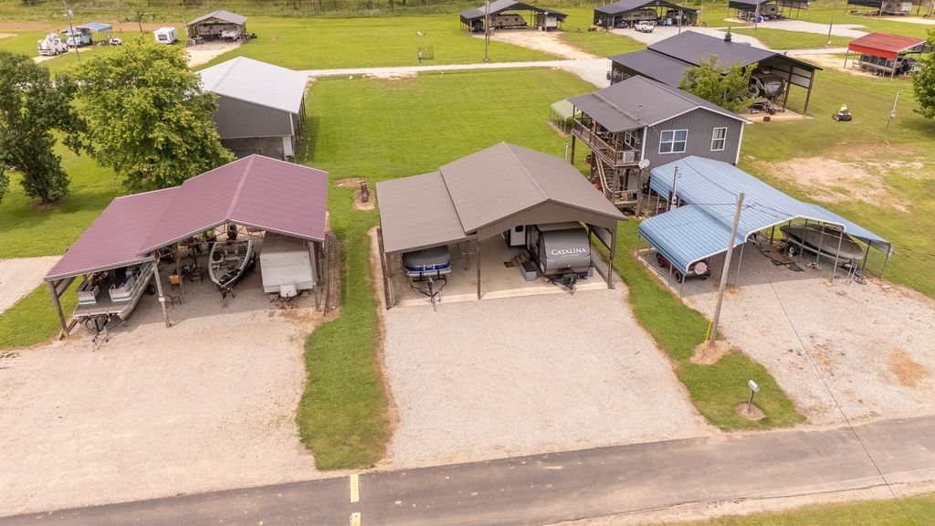 1038 Wc Pickett, Clifton
