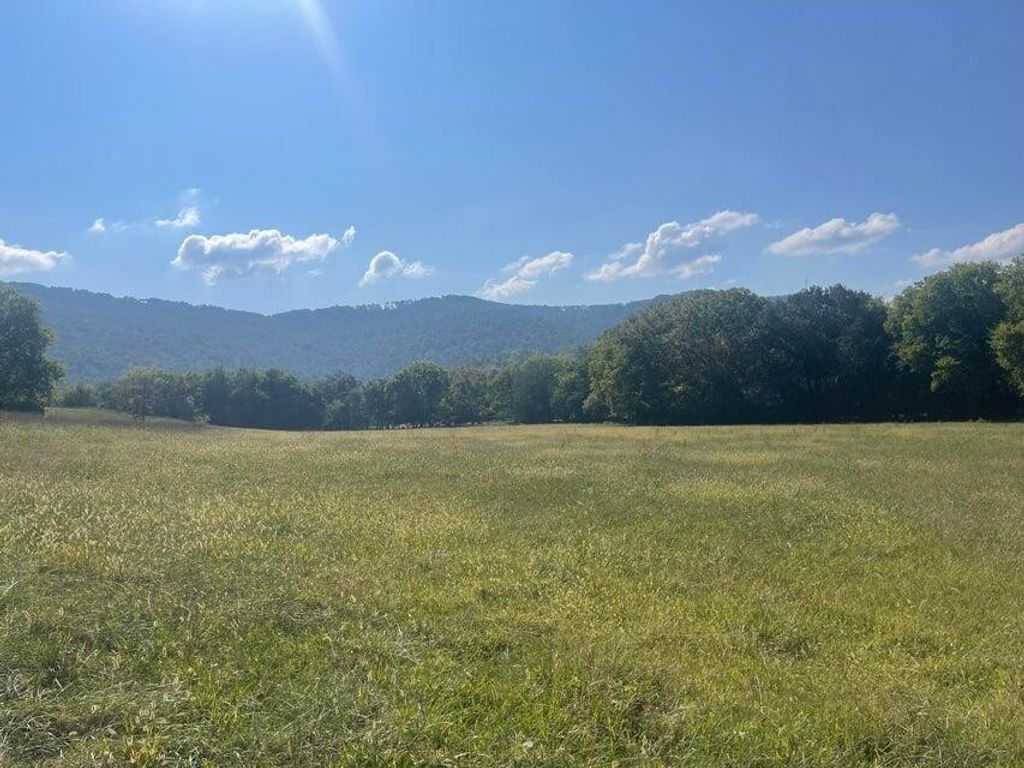 12 Upper East Valley, Pikeville