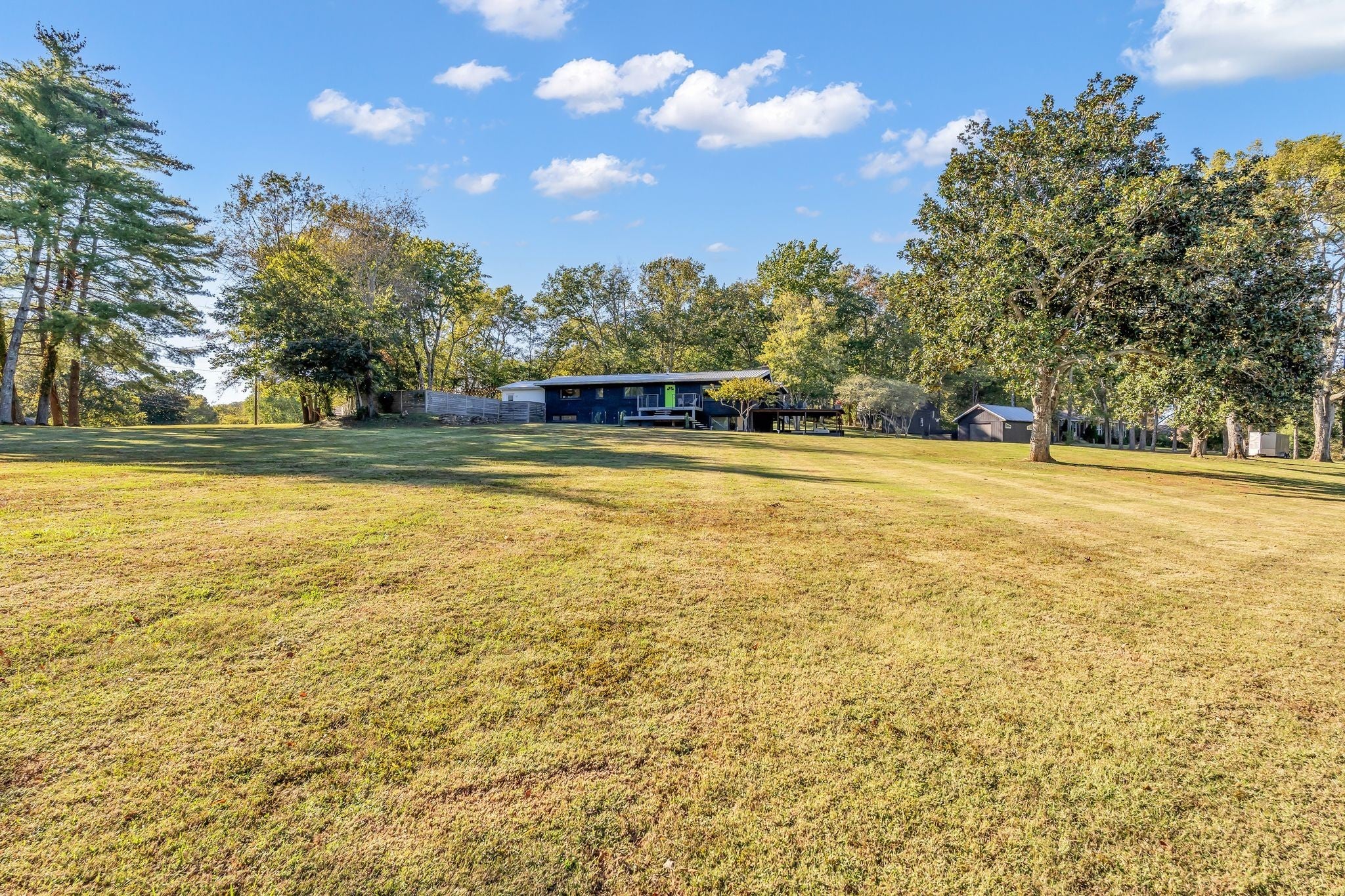 Photo of Listing #3135878