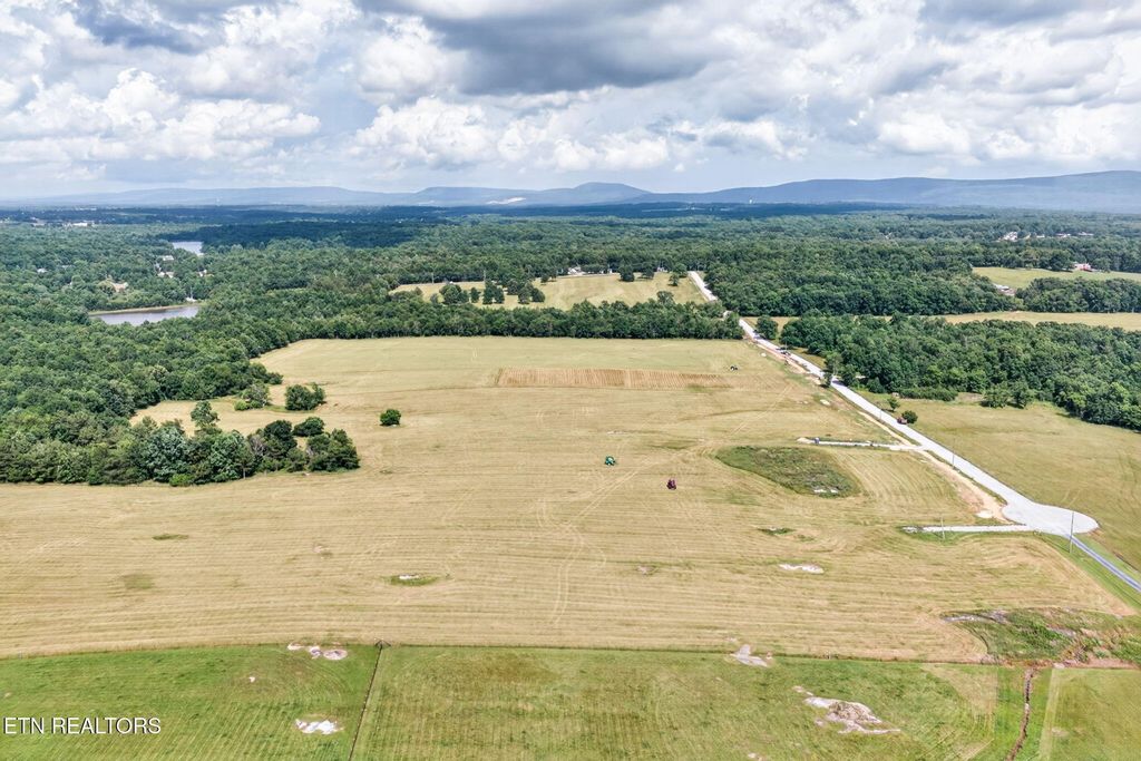 4 Nicholson Drive, Crossville