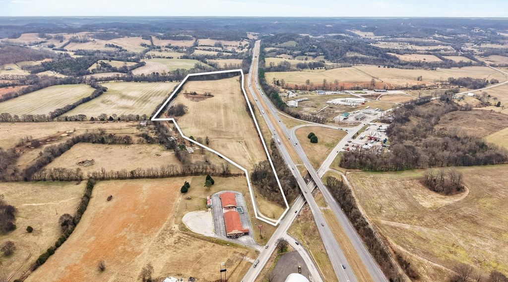 9438 Lewisburg Hwy E, Cornersville