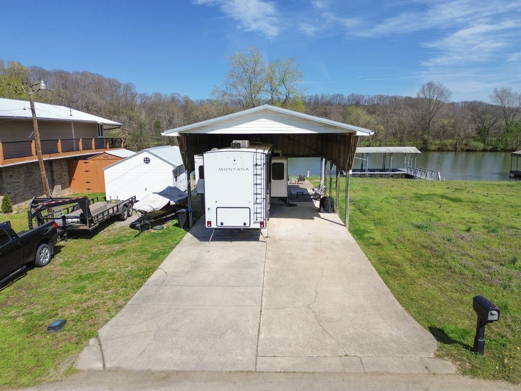 1467 Chapmansboro Rd, Chapmansboro