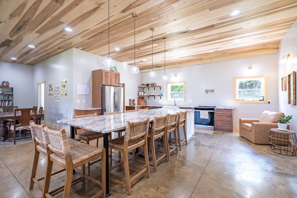 125 Ashland Rd, Waynesboro