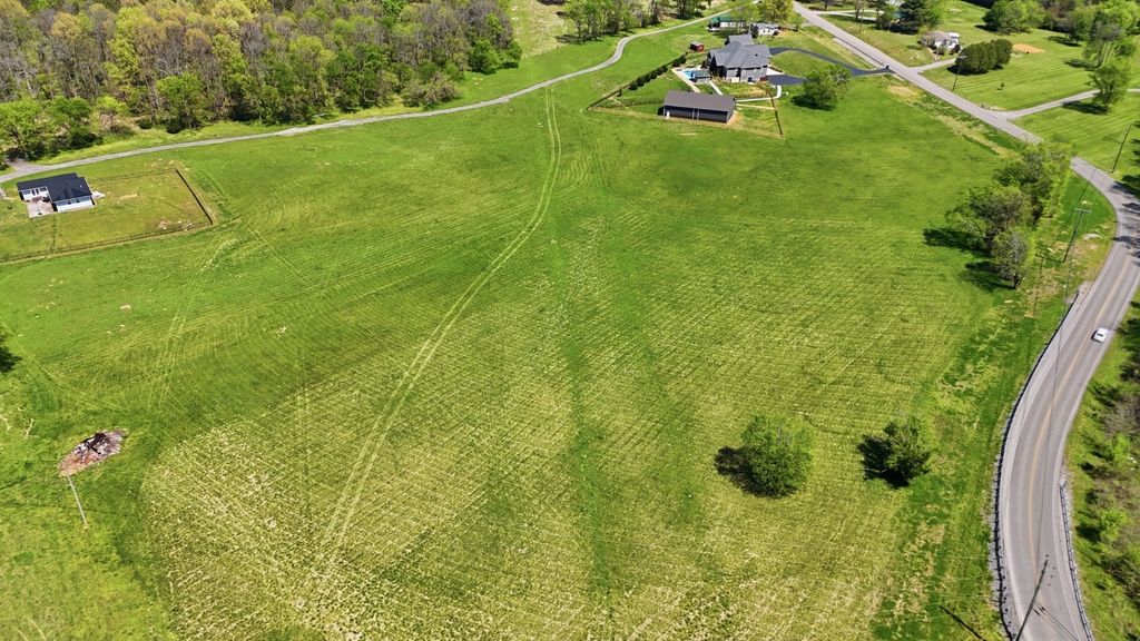 2910 Cairo Bend Rd, Lebanon