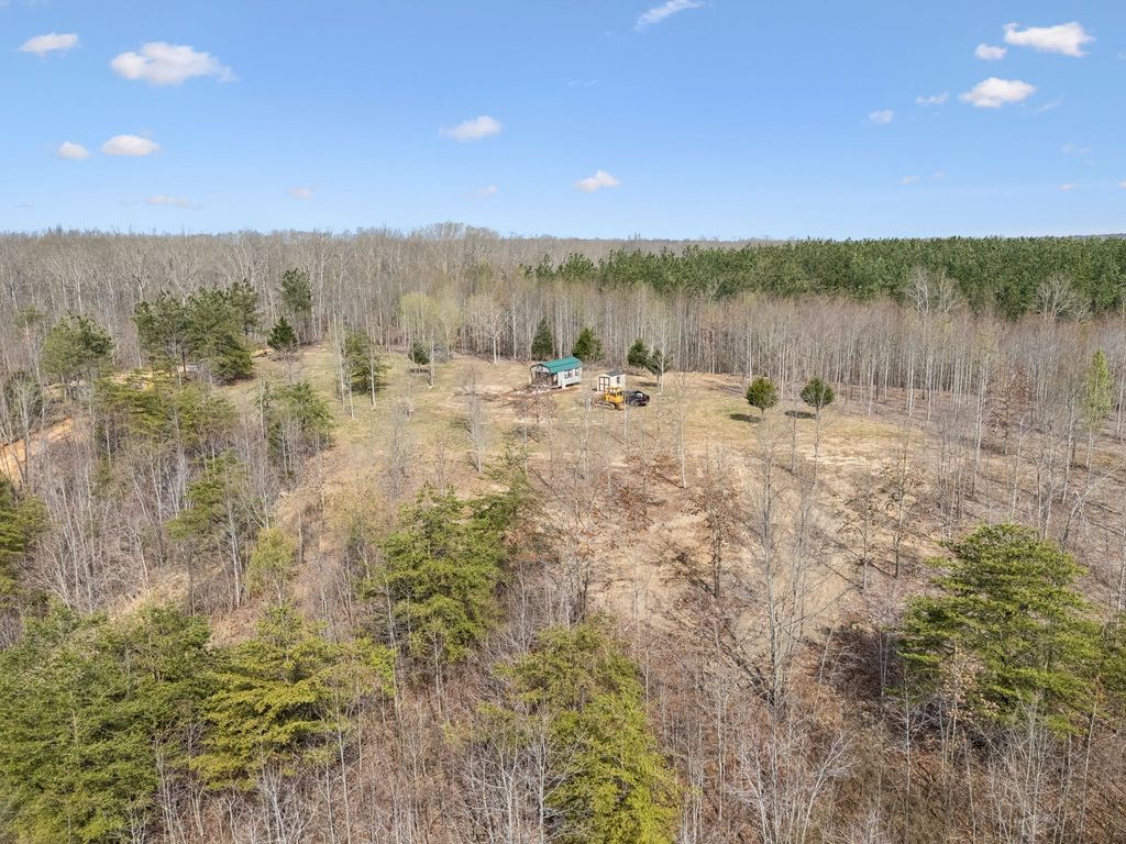 499 Golden View Ln, Hampshire