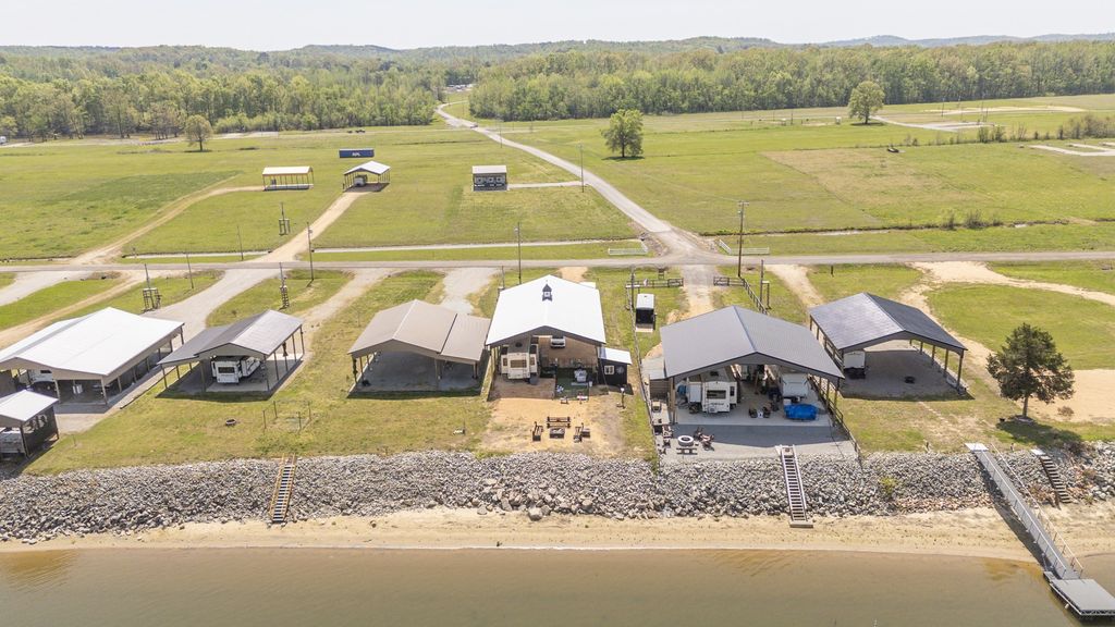 451 River Front Dr, Clifton