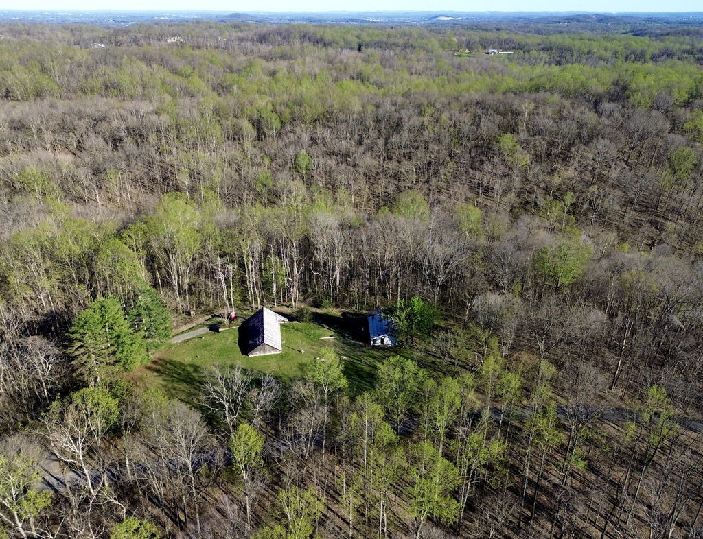 1314 Mud Hollow Rd, Hendersonville