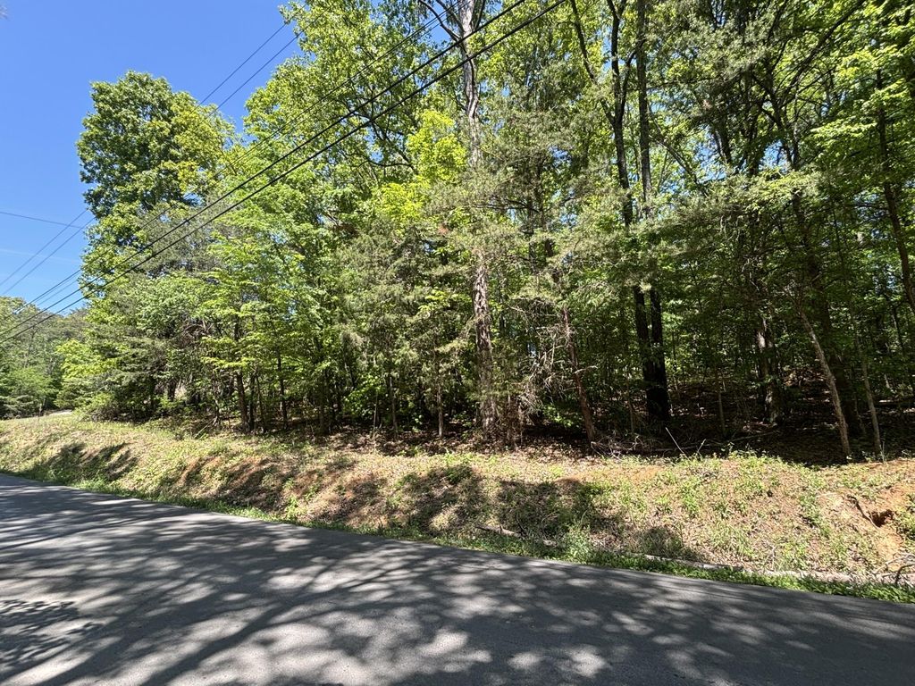 670 Lake View Drive, New Hope