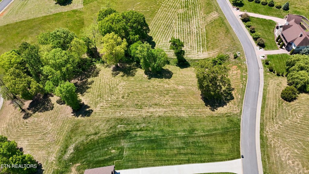 2414 Starboard Crest Rd, Morristown