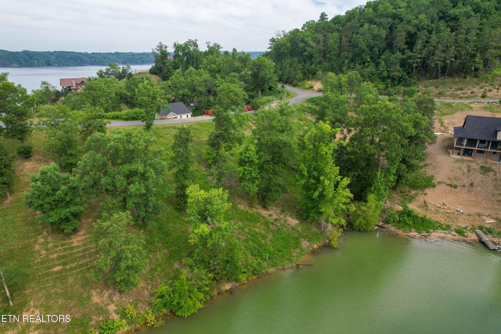 44 Stone Harbor Drive, Dandridge