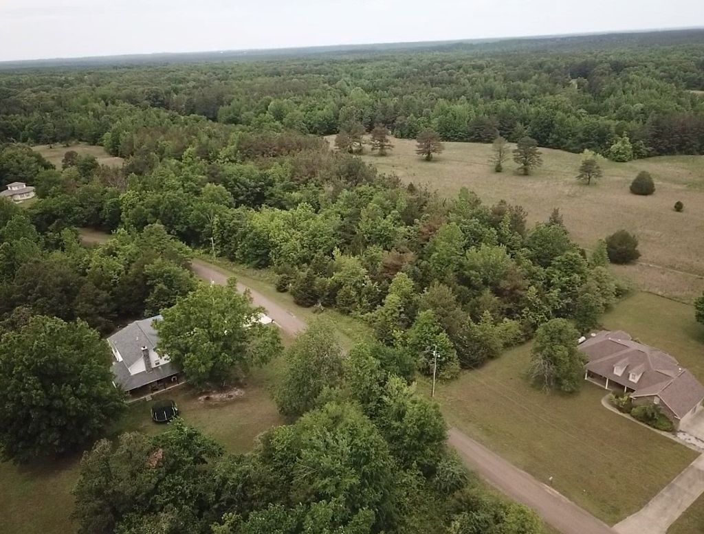 1306 Golf Drive, Saulsbury