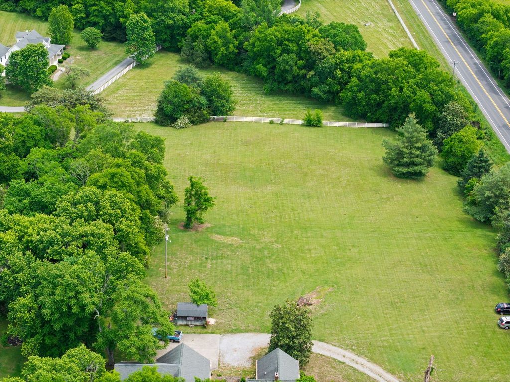 2033 Carters Creek Pike, Franklin