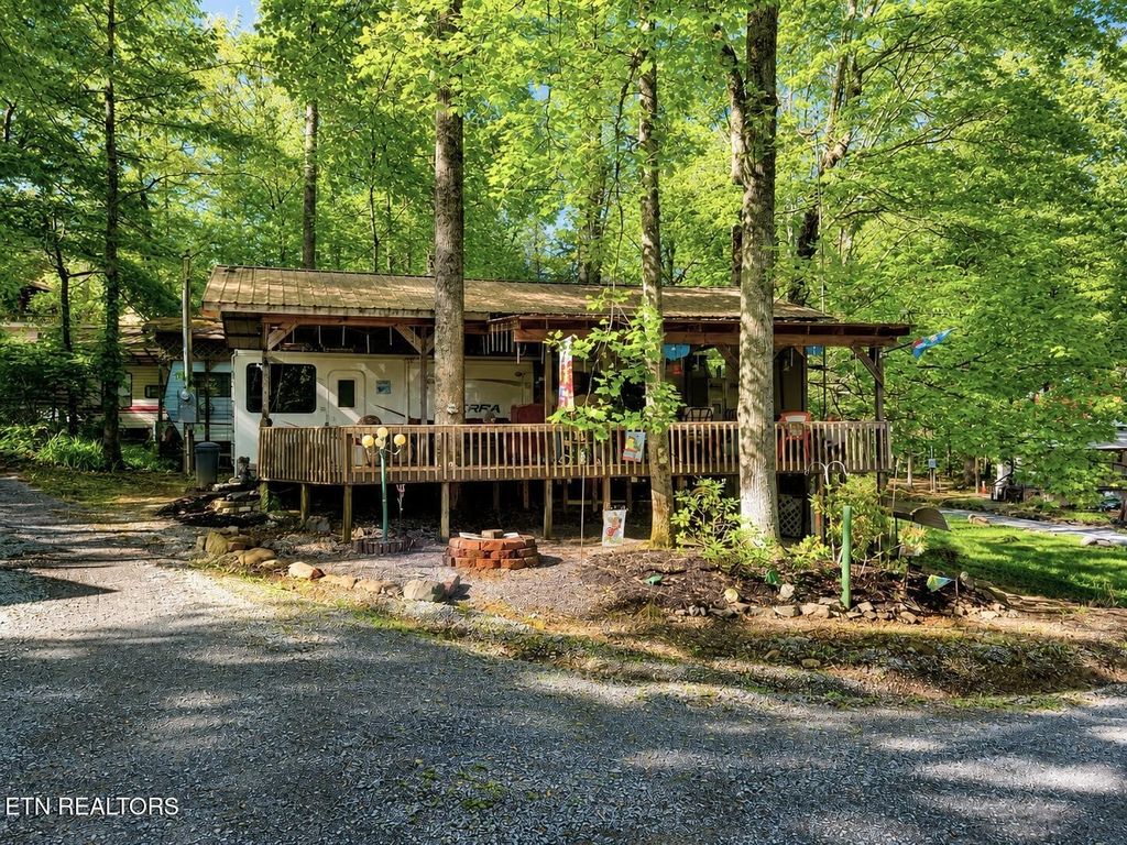 605 Lily Way, Cosby