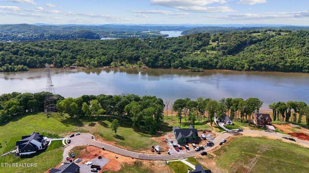 551 Firefly Drive, Loudon