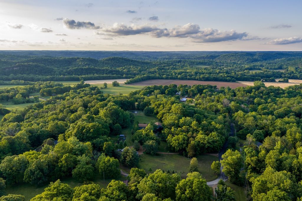 1098 Fred Gibbs Rd, White Bluff
