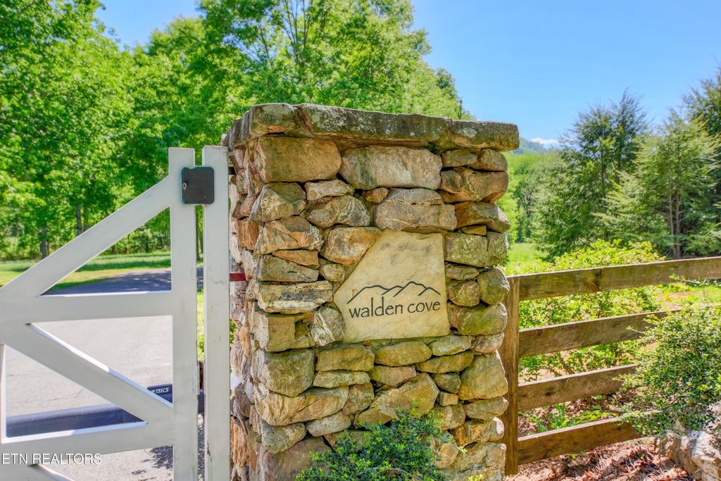 2122 Walden Cove Way, Sevierville