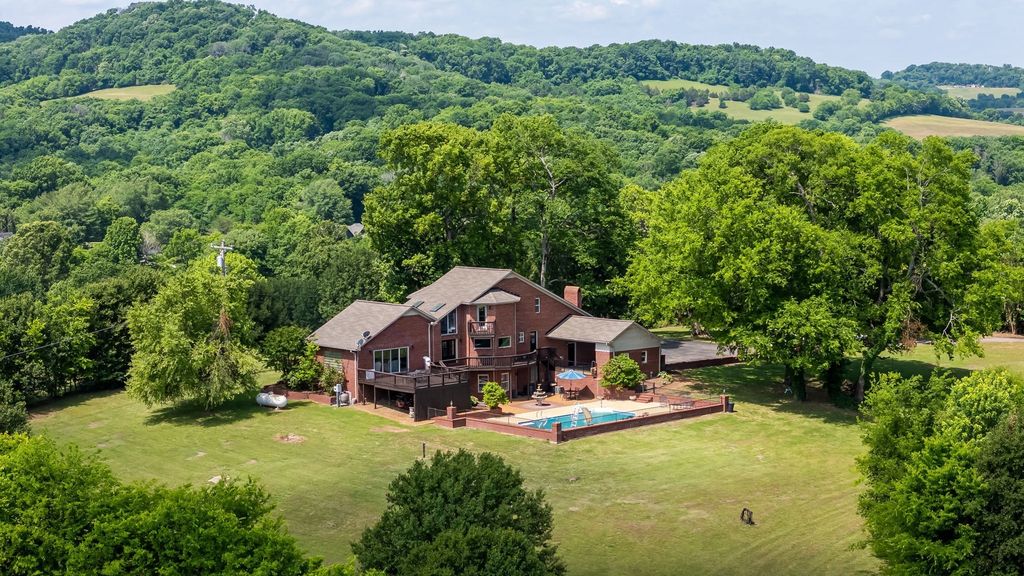 1979 Buck Daniels Rd, Culleoka