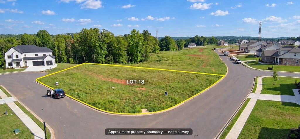 705 Sandringham Ct, Clarksville
