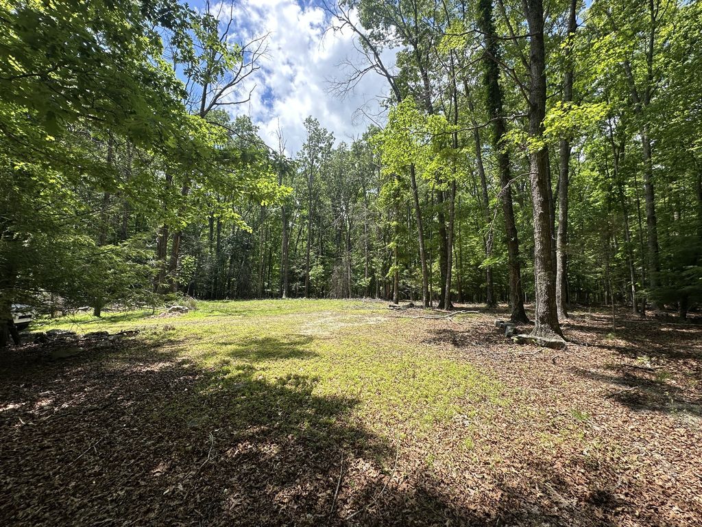 1911 Hickory Pl, Monteagle