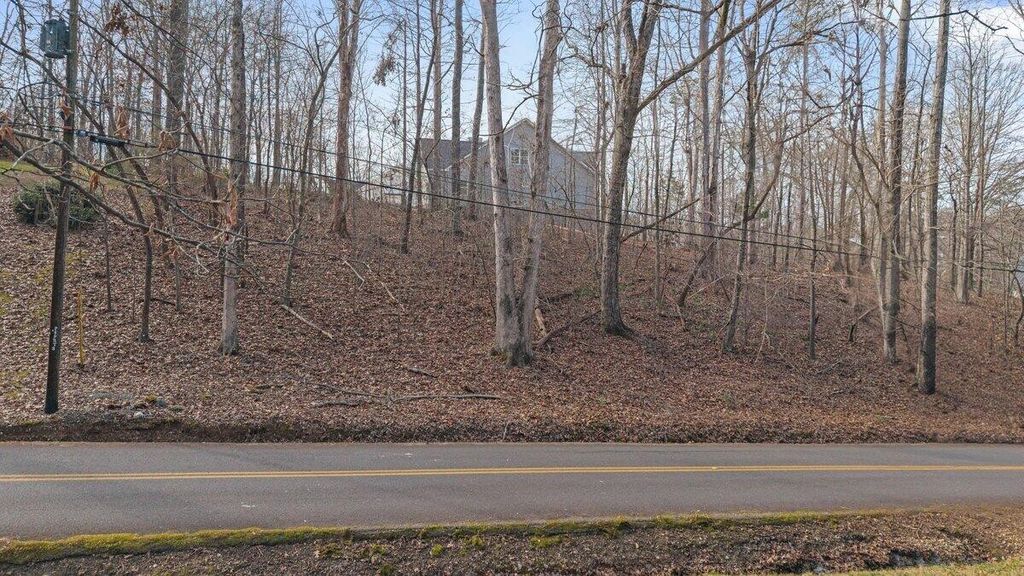 6 Hillview Drive Ne, Cleveland