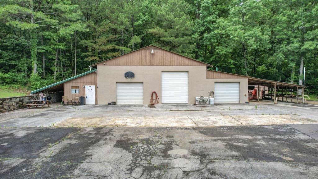 44784580 Waterlevel Highway, Cleveland