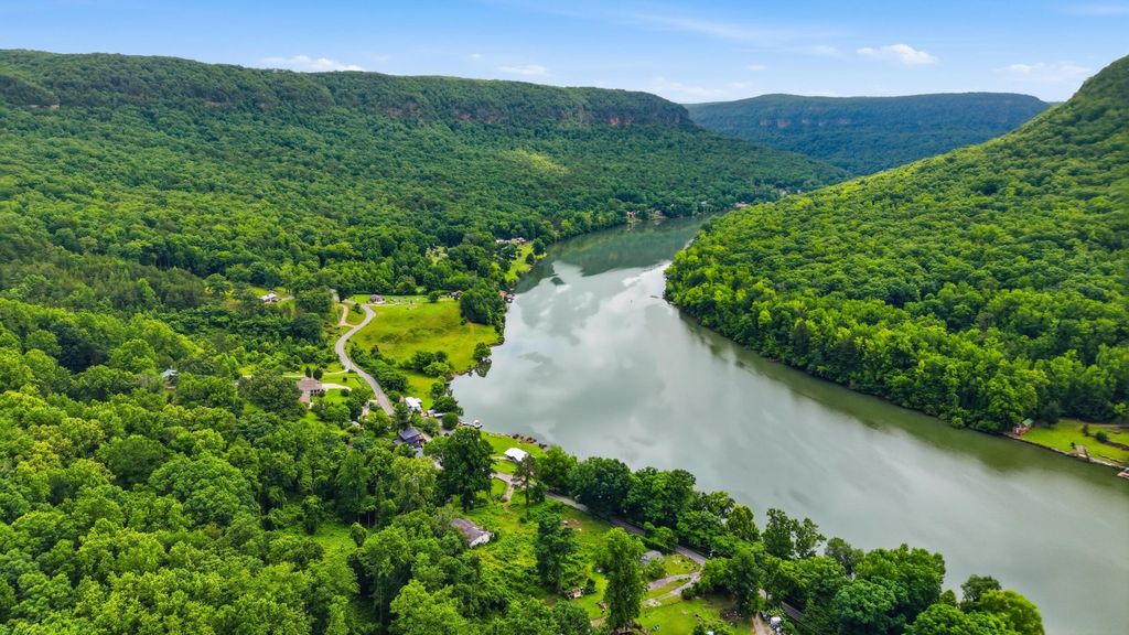 20045 River Canyon Road, Chattanooga