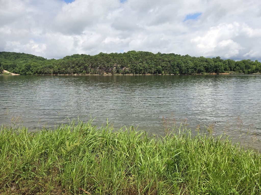 823 River Front Dr, Clifton