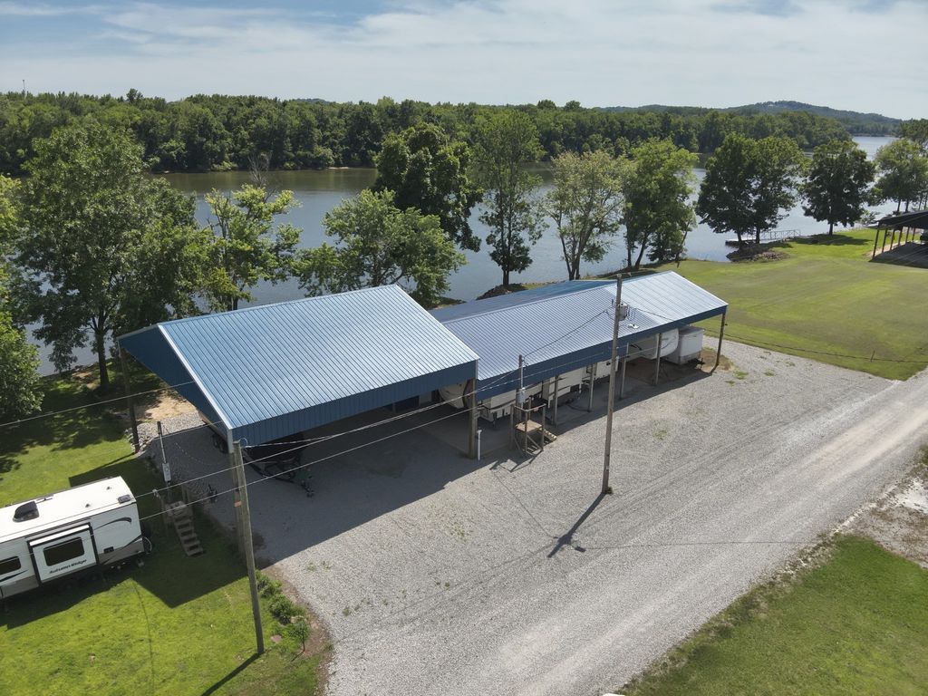 1067 Wc Pickett, Clifton