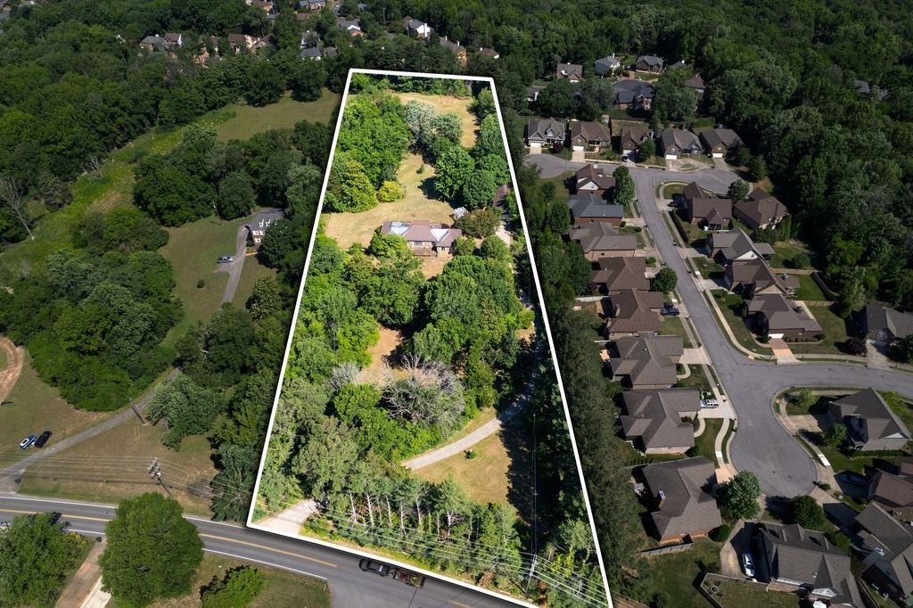 651 Old Lebanon Dirt Rd, Hermitage