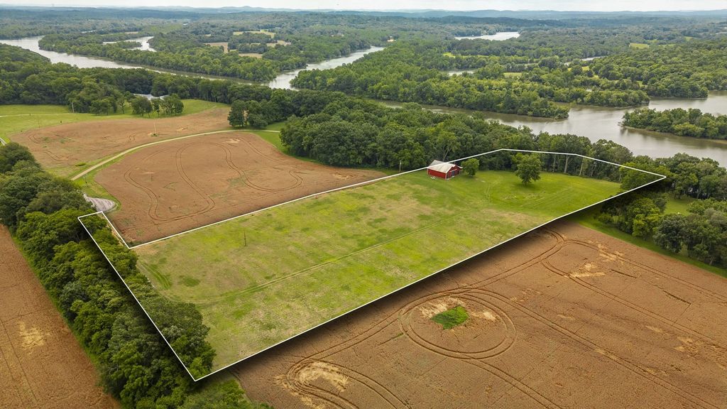 1113 E Robertson Rd, Castalian Springs