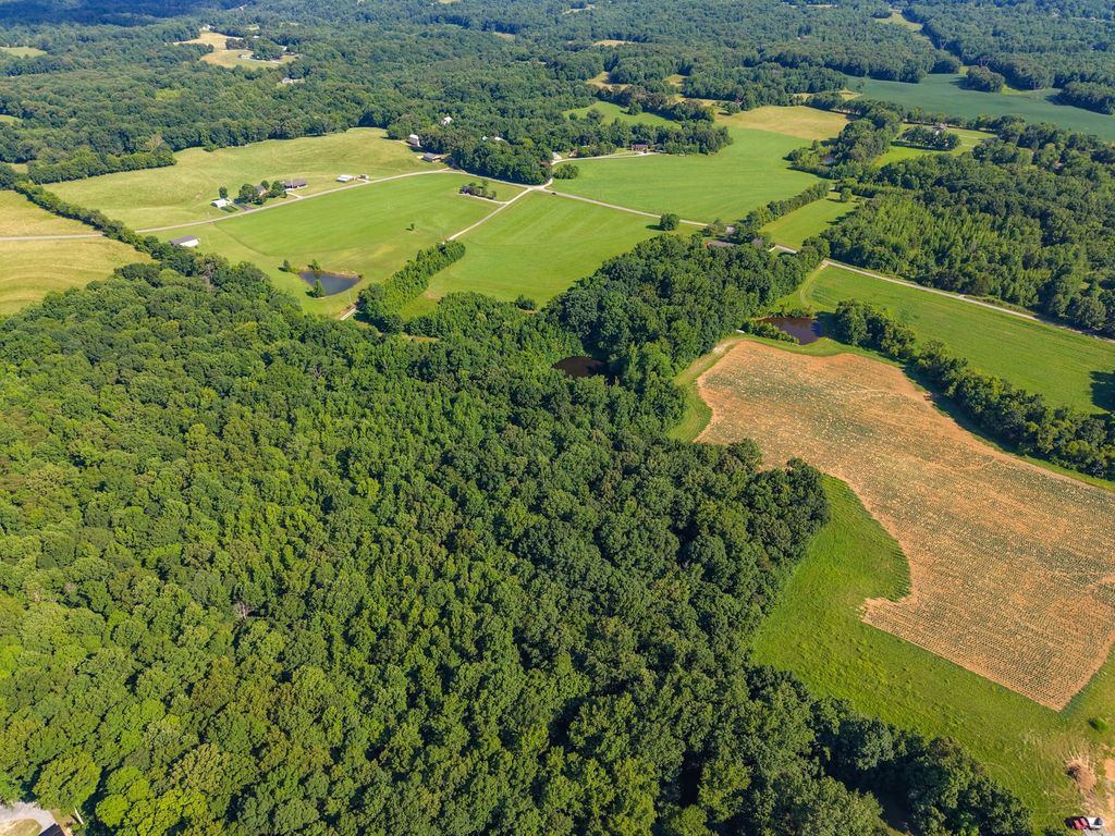 3 Poplar Ridge Rd, Chapmansboro