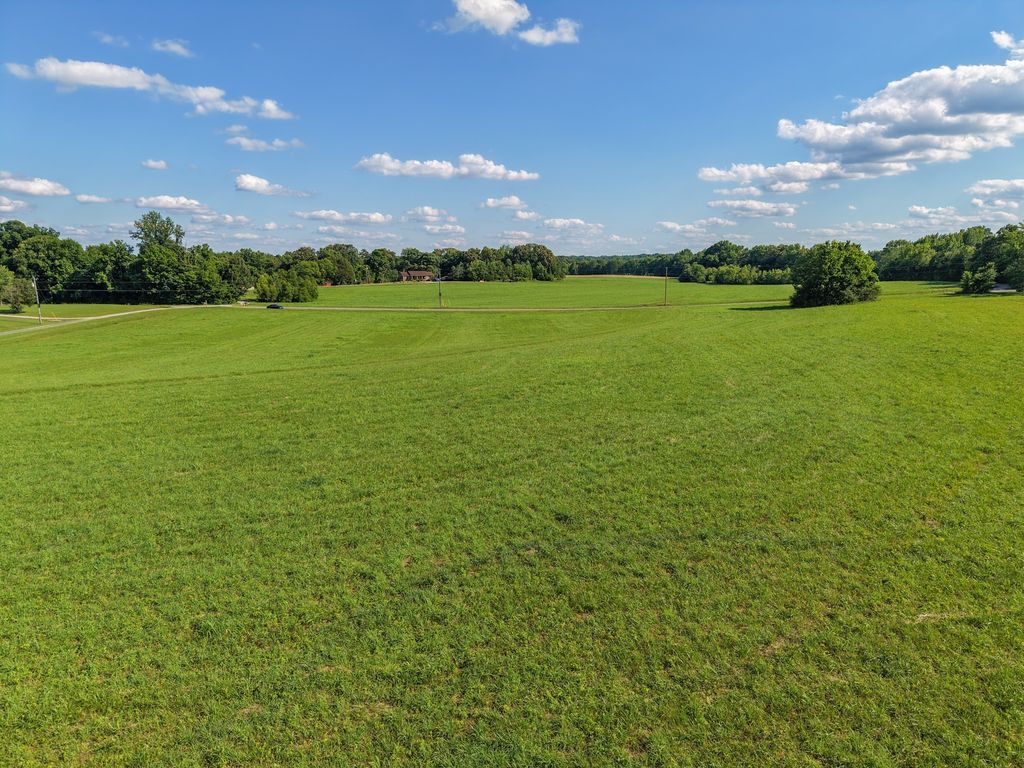 4 Poplar Ridge Rd, Chapmansboro