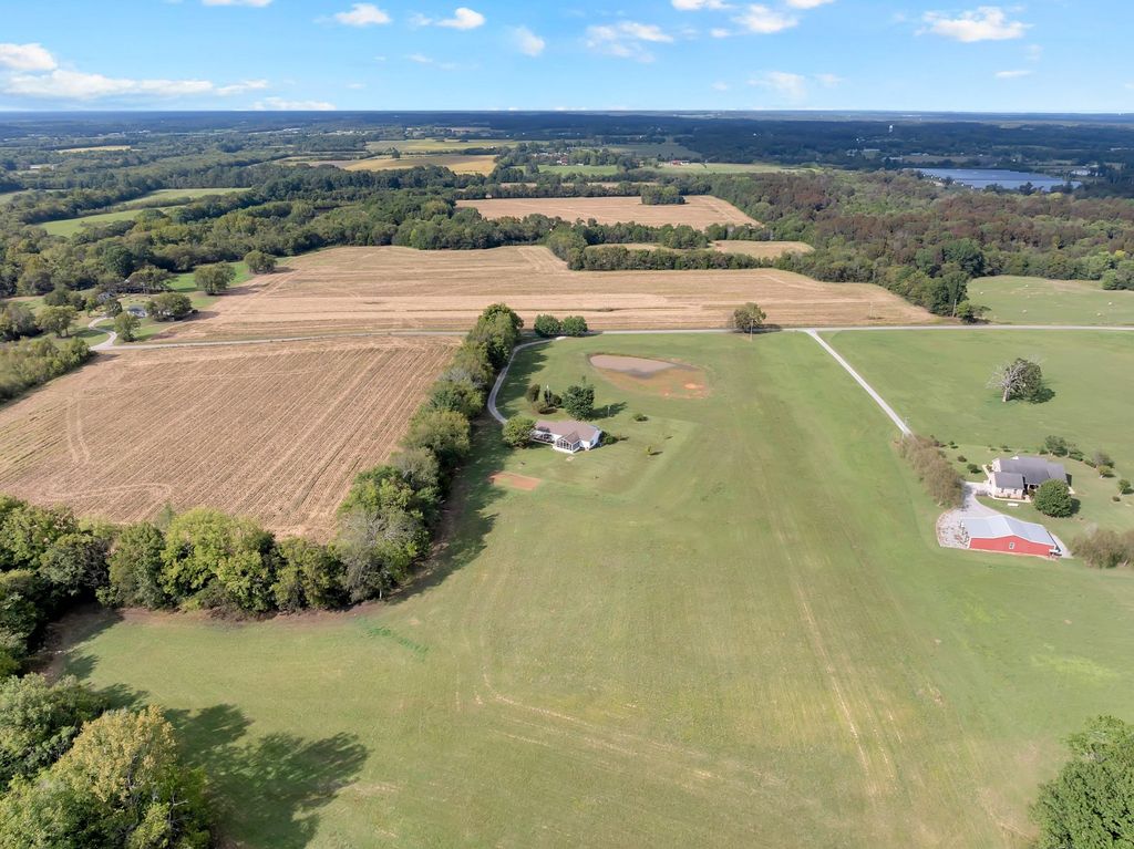 1 John Shaw Rd, Lewisburg