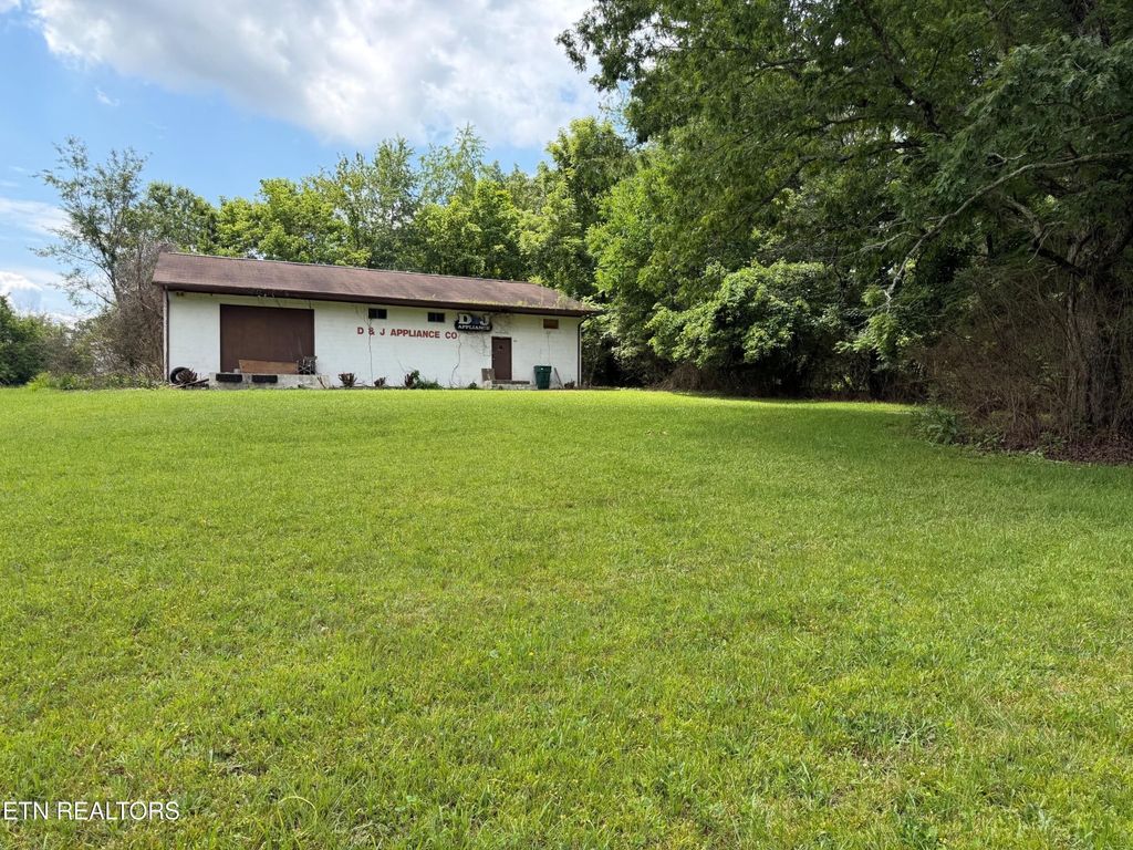 424 Cook Rd, Crossville