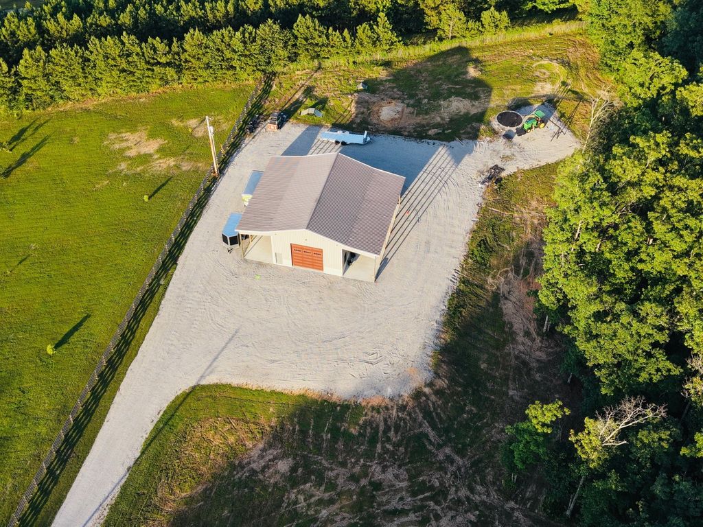 27 Davis Lane, Lawrenceburg