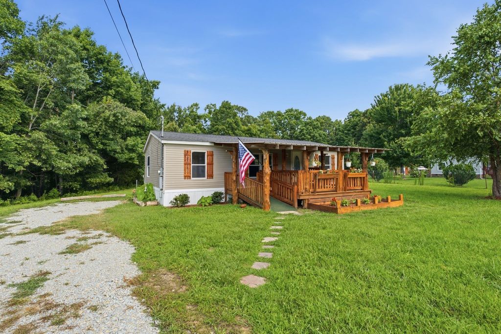 111 Jana Lane, Hohenwald