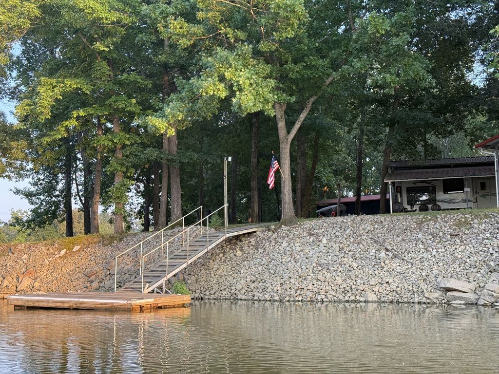 261 Lakeview Dr, Bath Springs