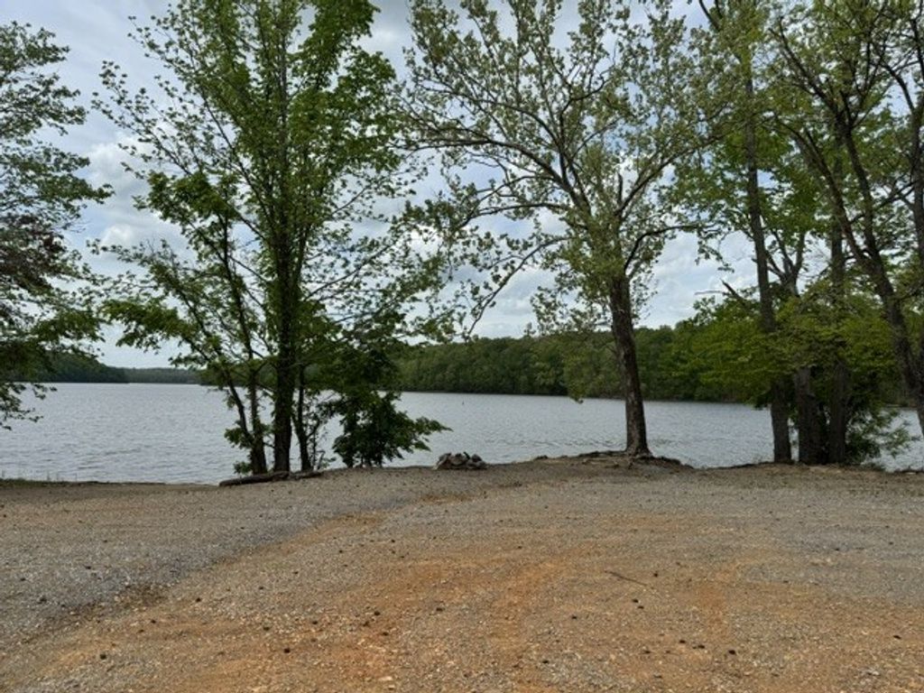 637 Hargis Rd, Bumpus Mills