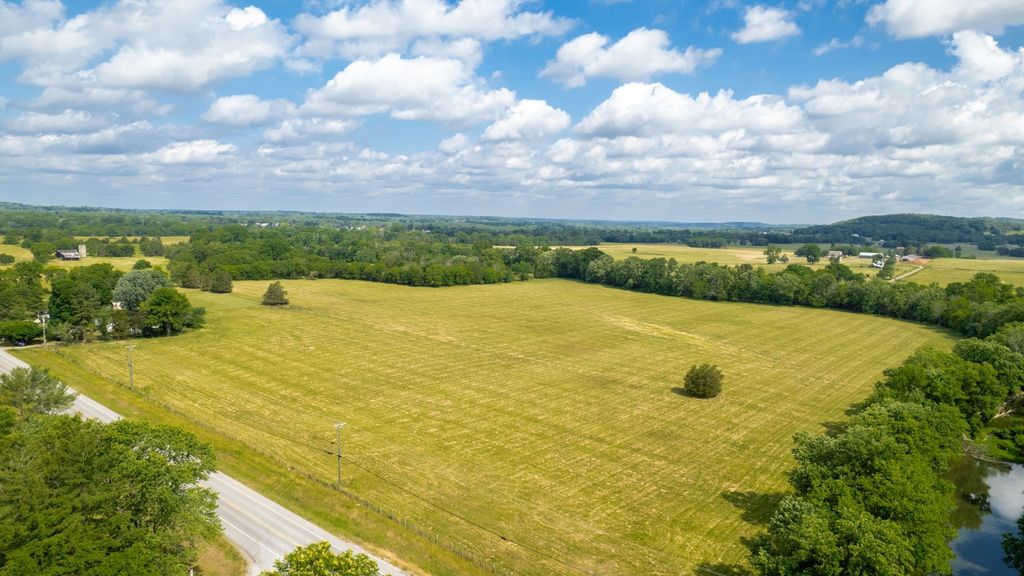 2393 Trousdale Ferry Pike, Lebanon