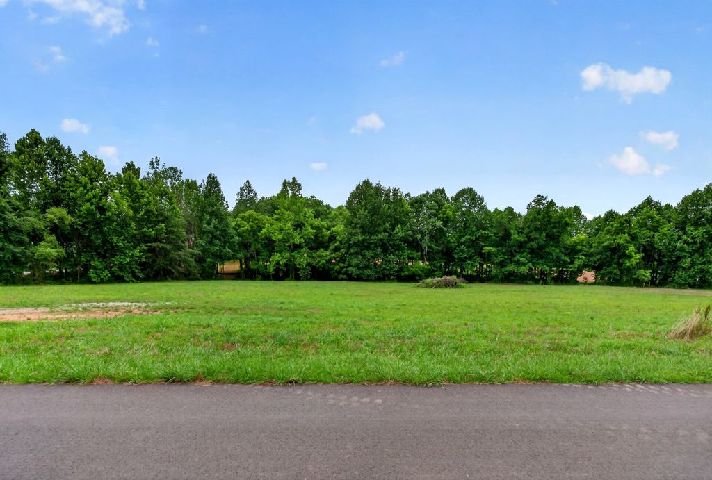 2 Cora Rd, Cookeville