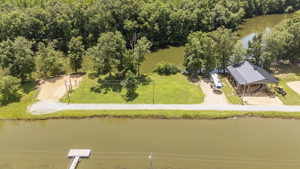 218 Drake Dr, Clifton