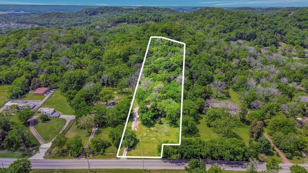 483 Franklin Rd, Franklin