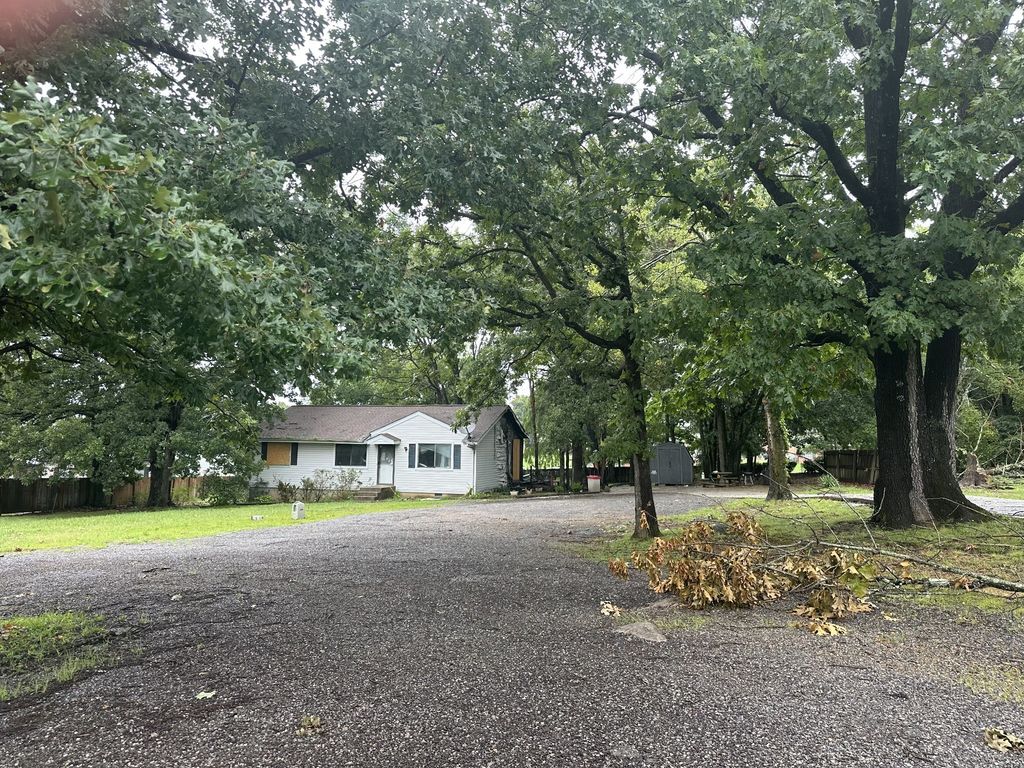 1323 Bluebird Rd, Lebanon