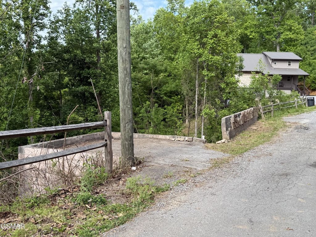 823 Kings Way, Gatlinburg