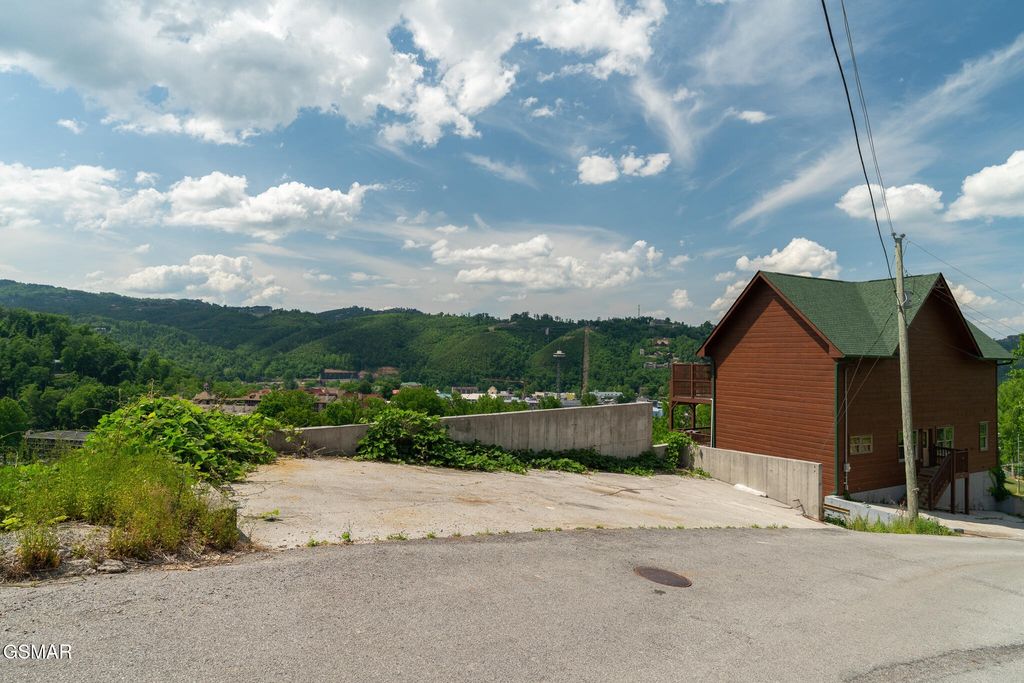 744 Widows Knob Road, Gatlinburg