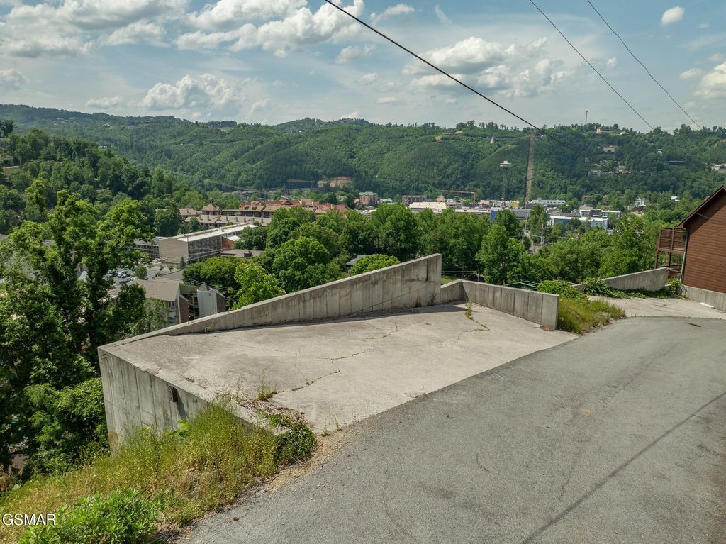 748 Widows Knob Road, Gatlinburg