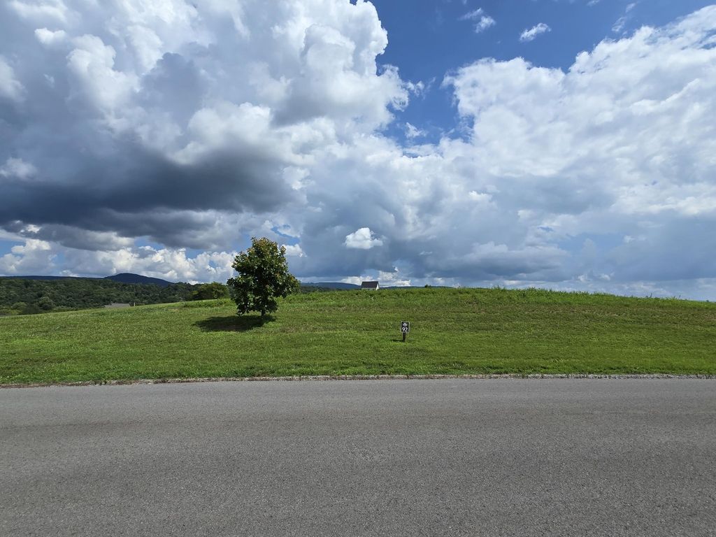 92 Farmview Way Drive, Dunlap