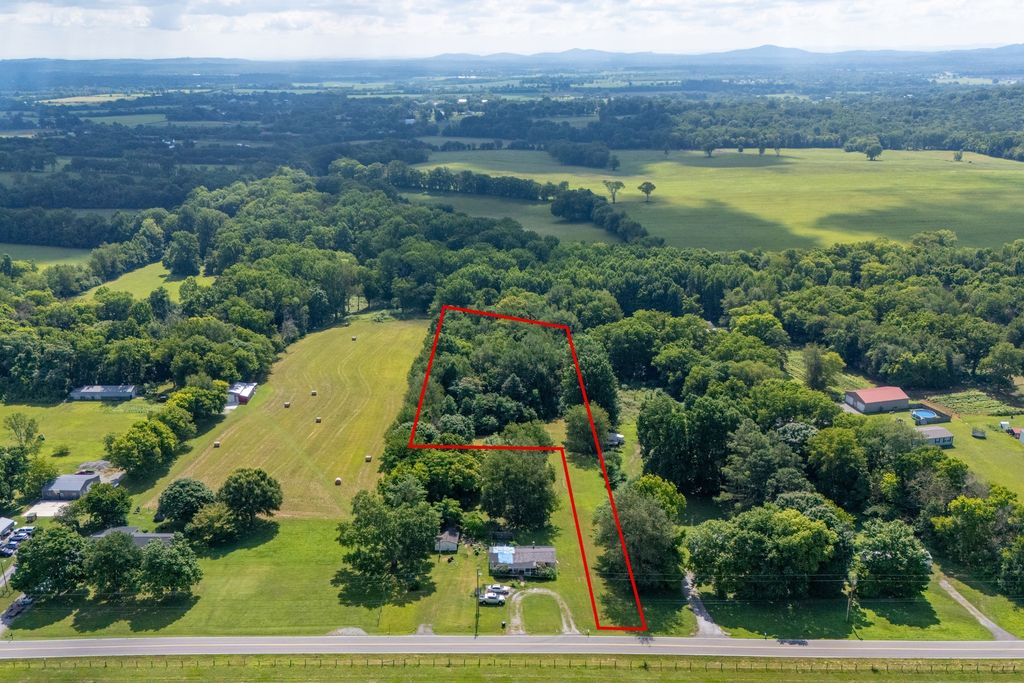1136 Elmore Rd, Eagleville