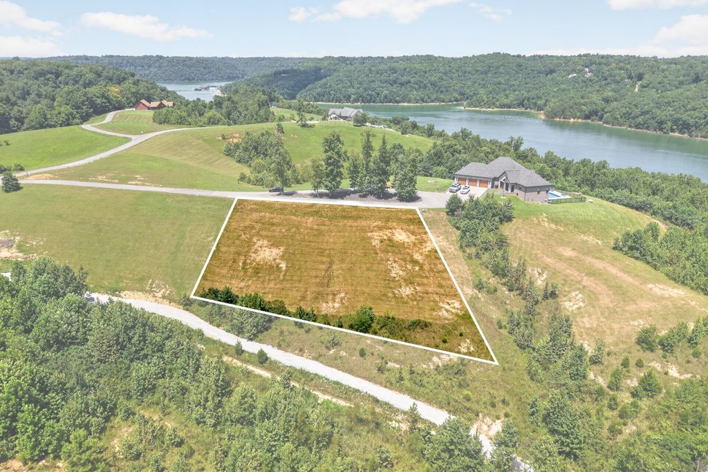 0 Holly Bend Dr, Byrdstown